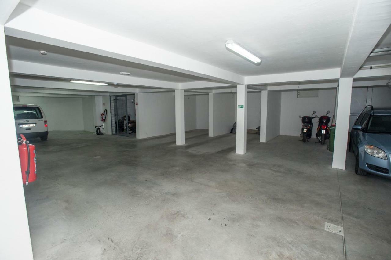 Arena Apartment 5-Stars Premium-Accommodation Makarska Buitenkant foto